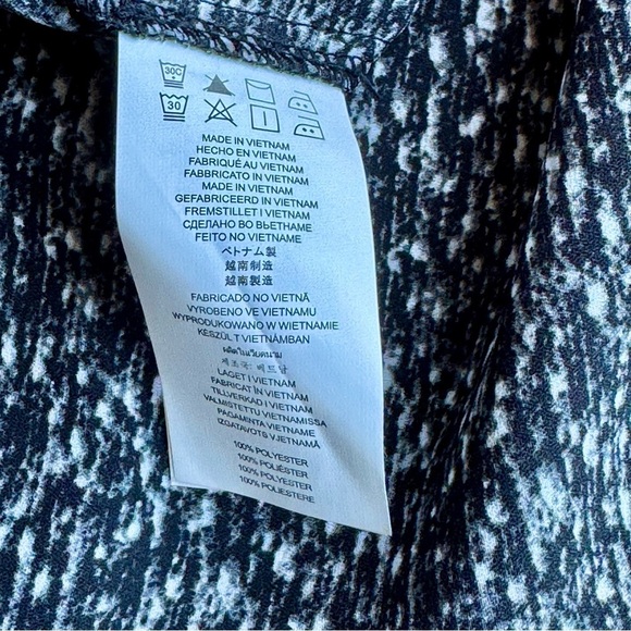 Michael Kors Bell Sleeve Keyhole Neck Cut Out Black Blouse Size S - Picture 6 of 11